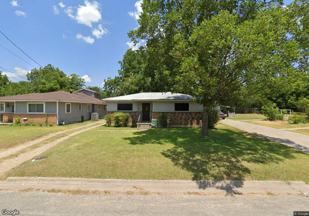 1413 Olive St, Gainesville, TX 76240 - photo 1