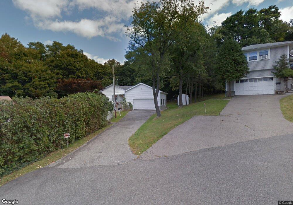 14 Crescent Ct, Peekskill, NY 10566 - photo 1