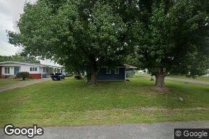 901 S Broadway St, Sesser, IL 62884