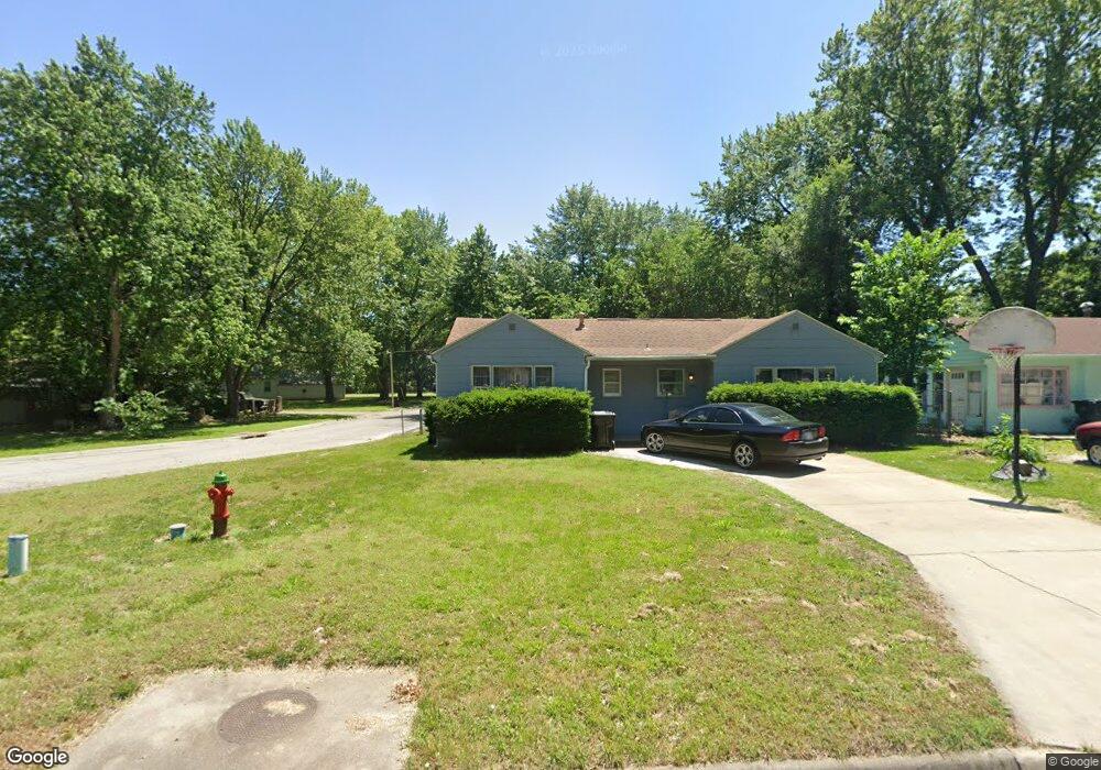 2301 SW 25th Dr, Topeka, KS 66611 - photo 1