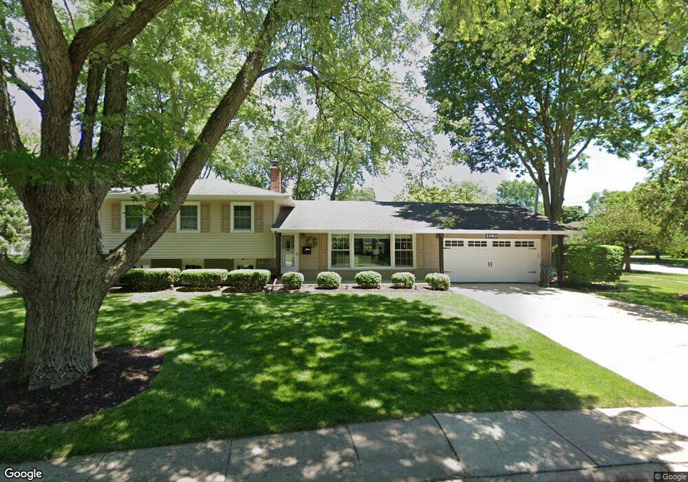 1060 Hemlock Ln, Naperville, IL 60540 - photo 1