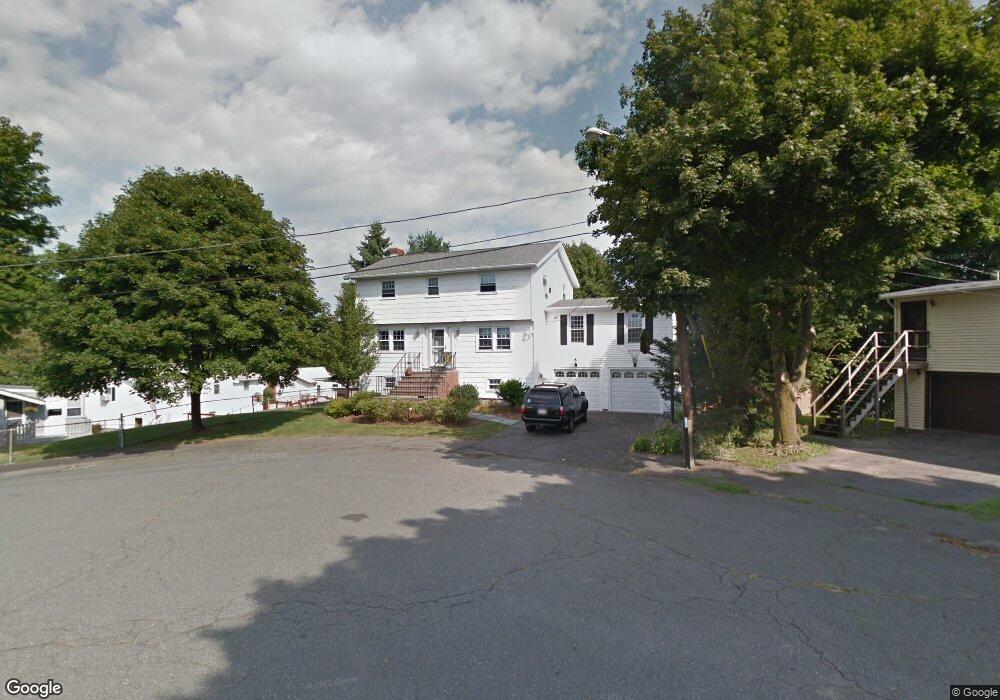 3 Gallows Cir, Salem, MA 01970 - photo 1