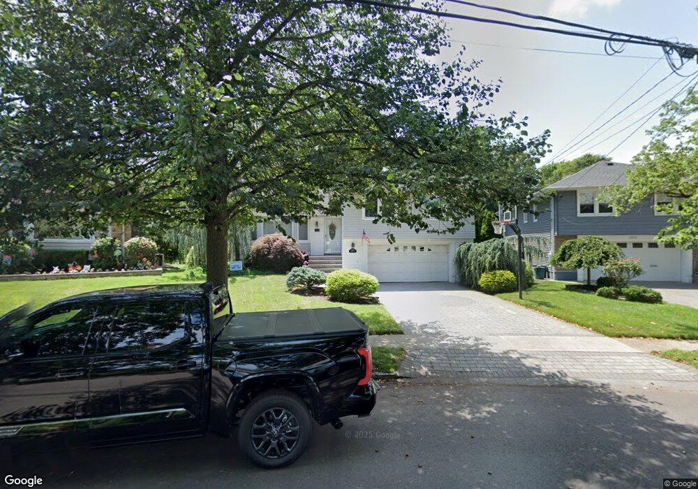 1378 Sandra Ln, Merrick, NY 11566 - photo 1