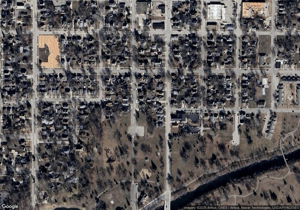 411 1st St SW, Austin, MN 55912 - photo 1