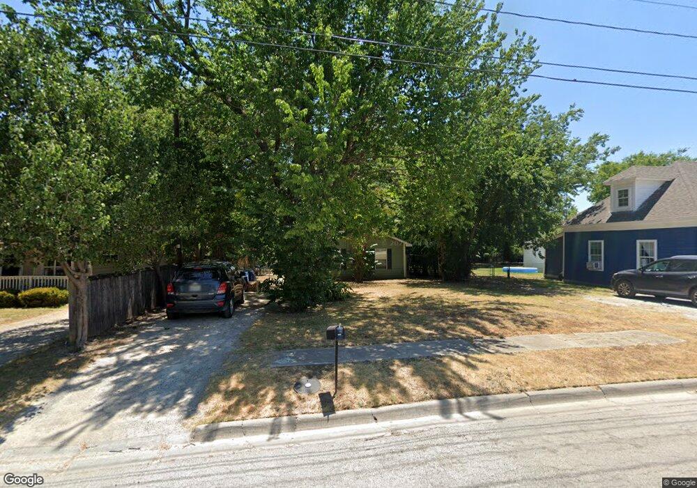 1112 N Commerce St, Gainesville, TX 76240 - photo 1