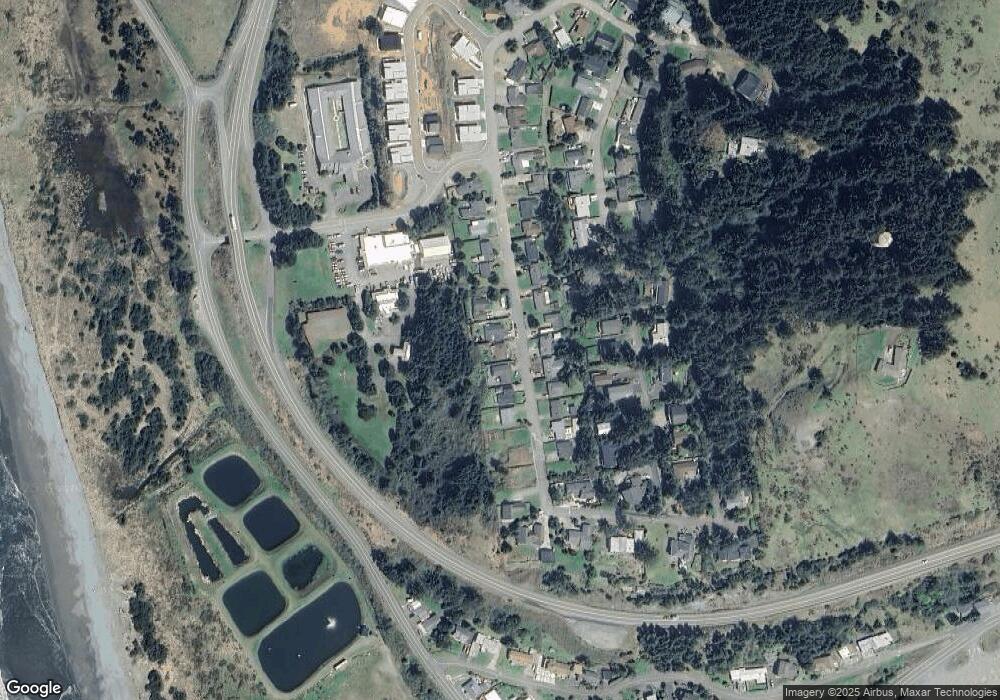 30336 Driftwood Dr, Gold Beach, OR 97444 - photo 1