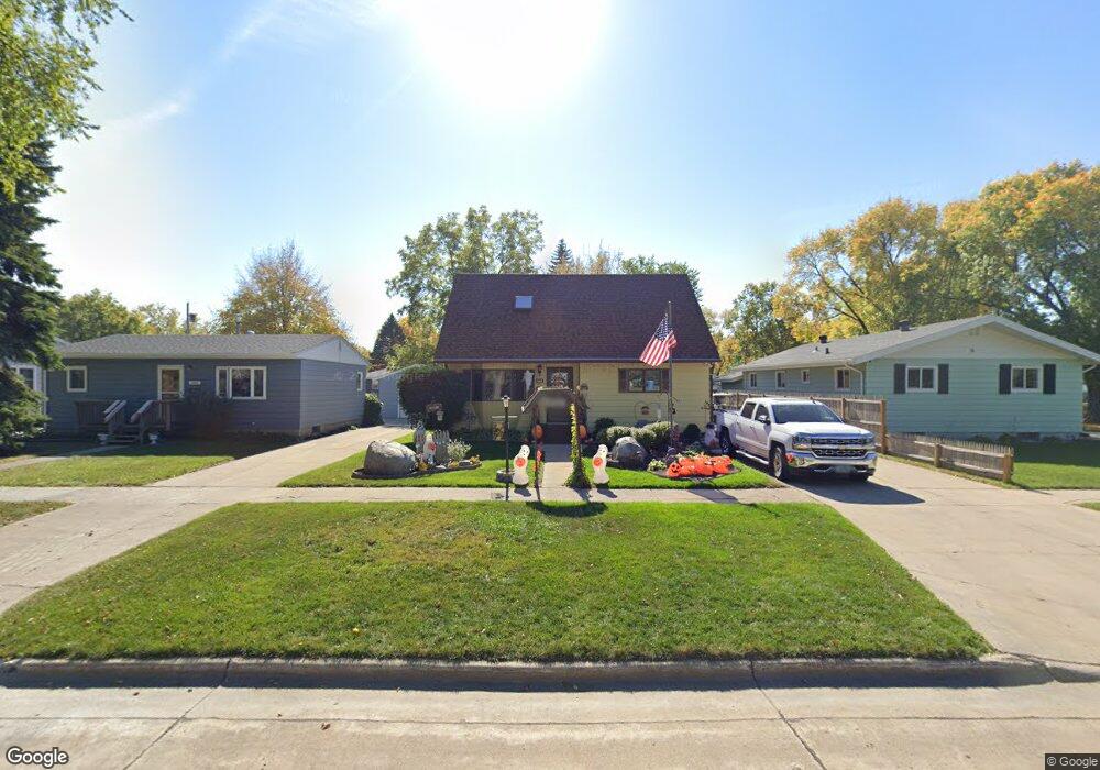 1517 10th Ave S, Grand Forks, ND 58201 - photo 1