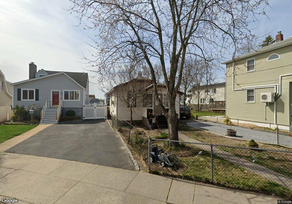 111 Ray St, Freeport, NY 11520 - photo 1