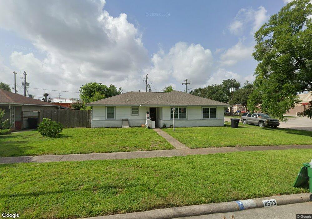 8553 Highcrest Dr, Houston, TX 77055 - photo 1