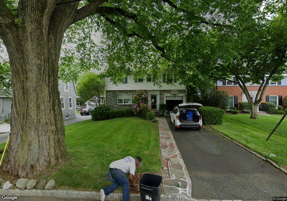 11 Reeve Cir, Millburn, NJ 07041 - photo 1