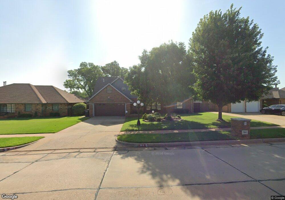 304 S Ramblin Oaks Dr, Moore, OK 73160 - photo 1