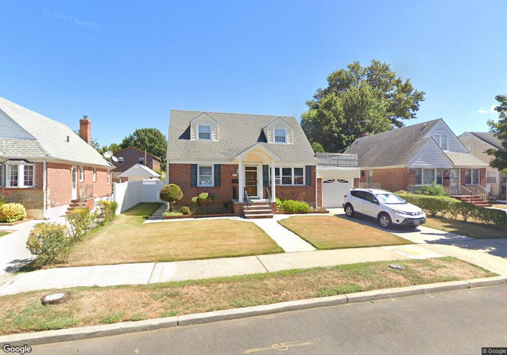 8241 260th St, Glen Oaks, NY 11004 - photo 1