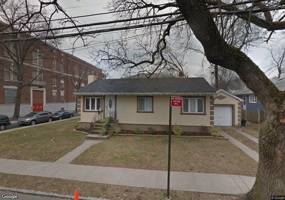 232 Clawson St, Staten Island, NY 10306 - photo 1