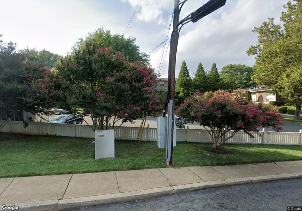 1952 Kennedy Dr, McLean, VA 22102 - photo 1