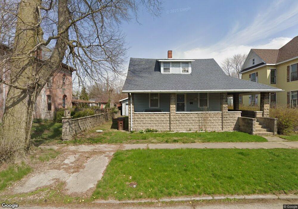 374 W Sinclair St, Wabash, IN 46992 - photo 1