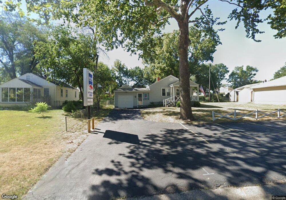 706 NW Summit St, Blue Springs, MO 64015 - photo 1