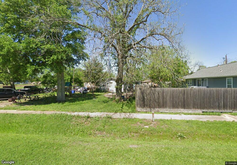2215 13th St, Bay City, TX 77414 - photo 1