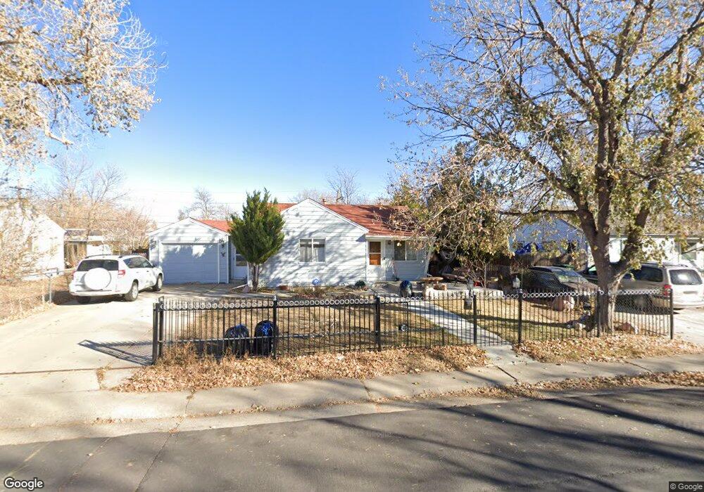 980 Newark St, Aurora, CO 80010 - photo 1