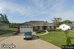 914 Sunset Dr, Macon, MO 63552