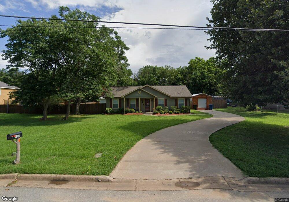 913 W Coffin St, Denison, TX 75020 - photo 1