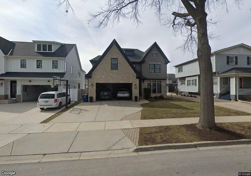 638 S Hillside Ave, Elmhurst, IL 60126 - photo 1