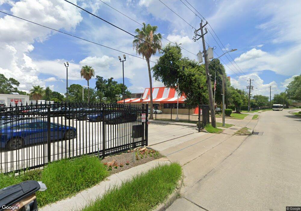 8939 Long Point Rd, Houston, TX 77055 - photo 1