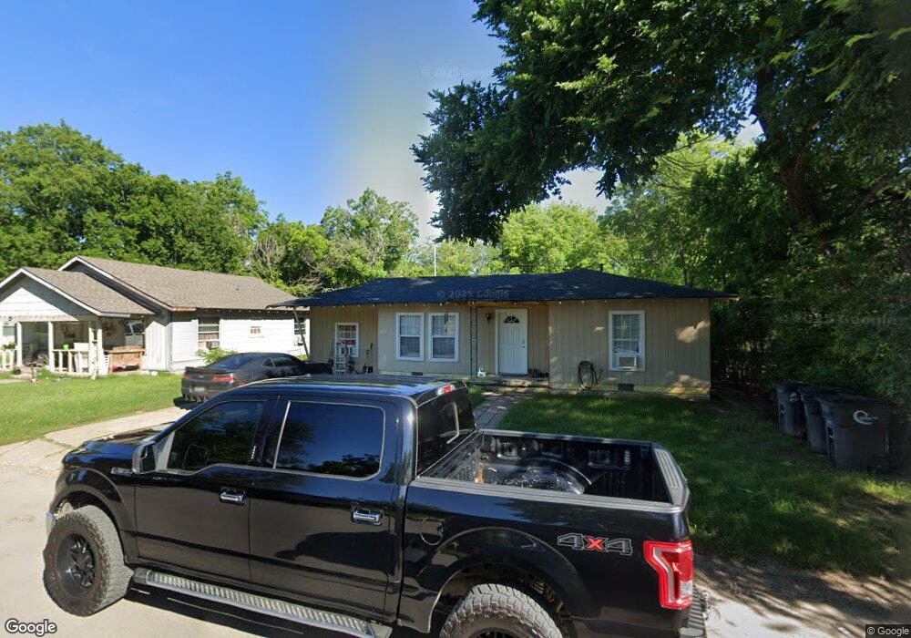 304 Turner St, Cleburne, TX 76033 - photo 1