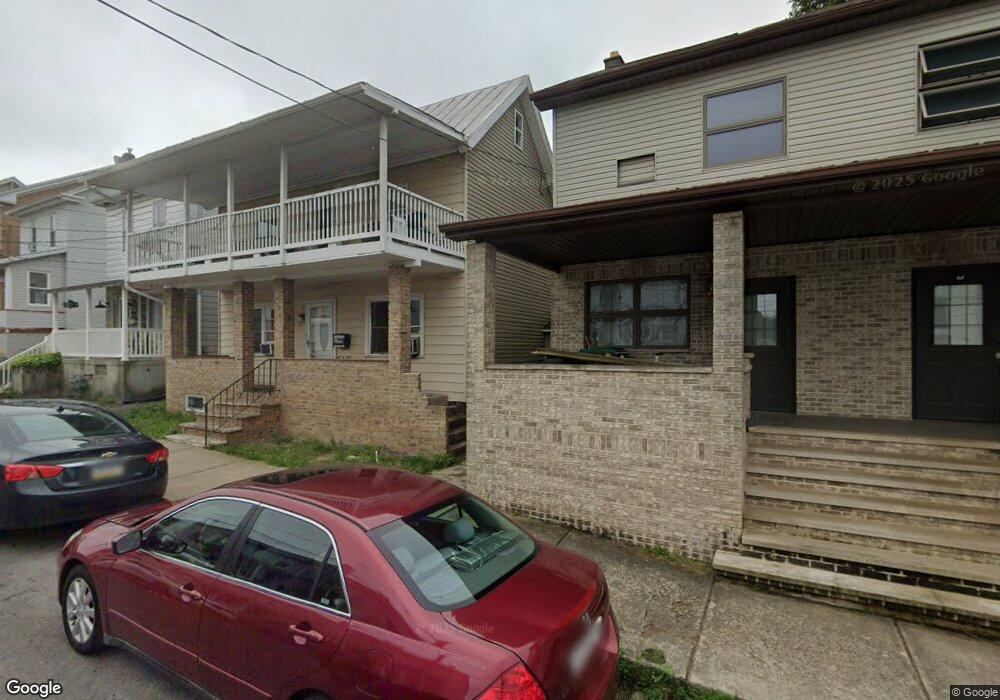 518 E Chestnut St, Hazleton, PA 18201 - photo 1