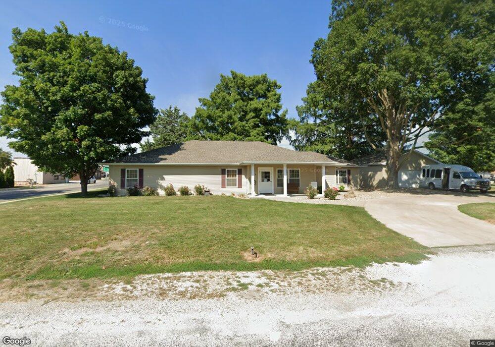 201 E Sylvan St, Virginia, IL 62691 - photo 1