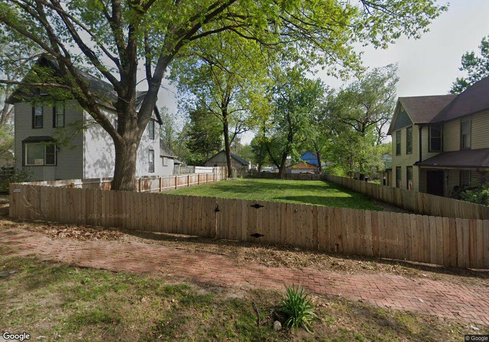 2225 SW 2nd St, Topeka, KS 66606 - photo 1