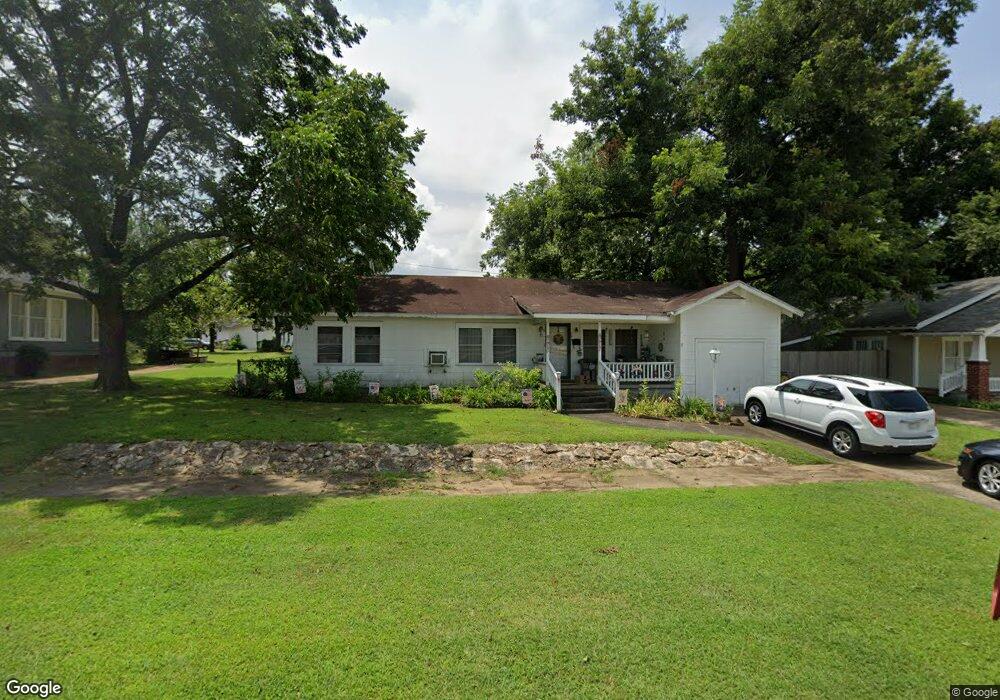 506 E Duke St, Hugo, OK 74743 - photo 1