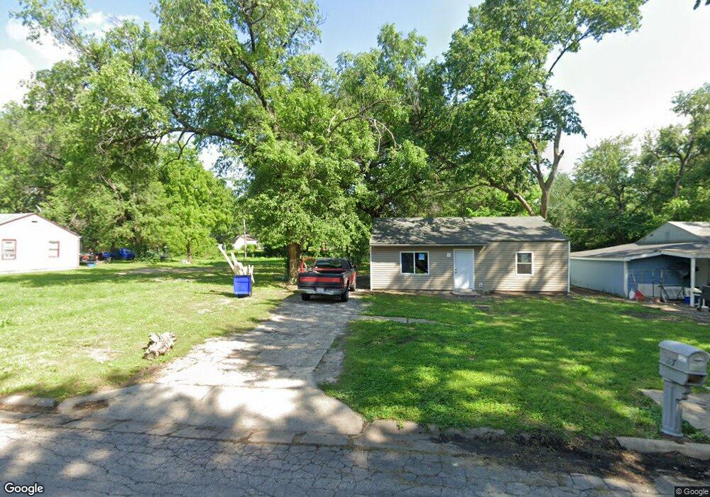 231 SE 33rd Terrace, Topeka, KS 66605 - photo 1
