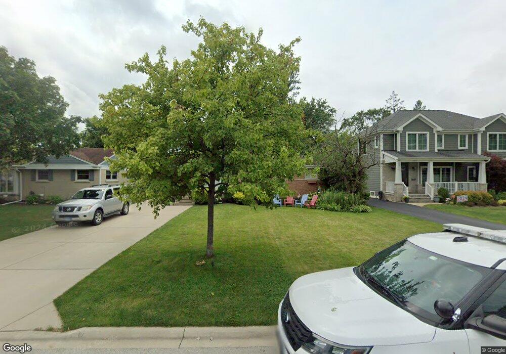 2435 Robincrest Ln, Glenview, IL 60025 - photo 1