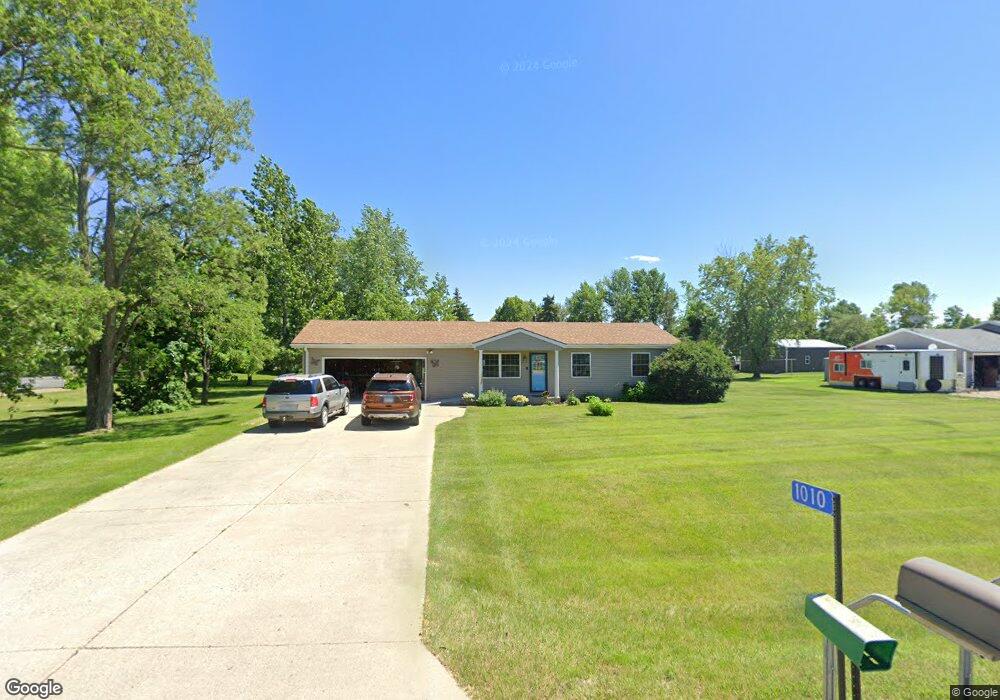 1010 S Darling Dr NW unit NW, Alexandria, MN 56308 - photo 1