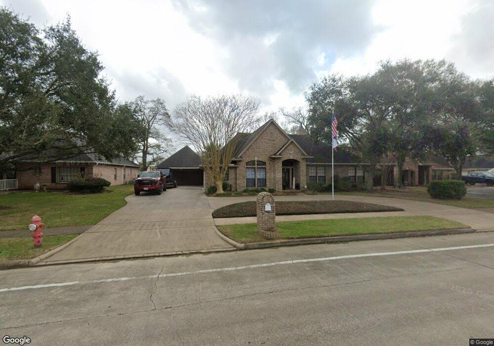 370 E Adoue St, Alvin, TX 77511 - photo 1