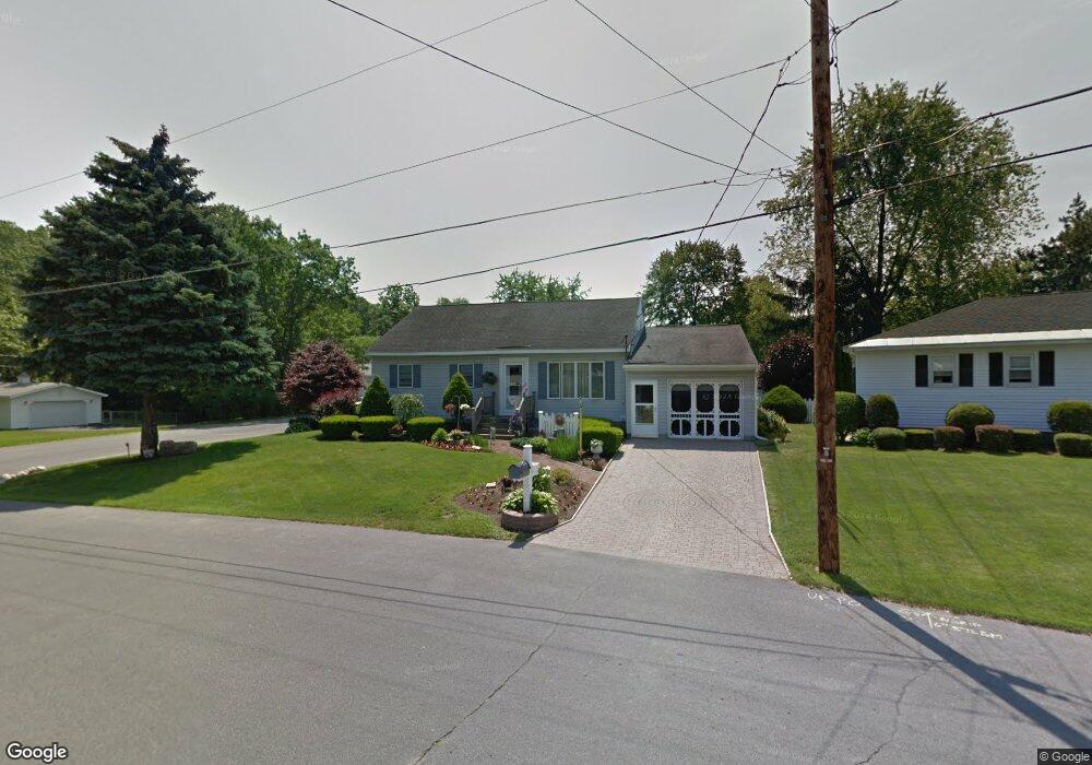 19 Pettibone Dr, Albany, NY 12205 - photo 1