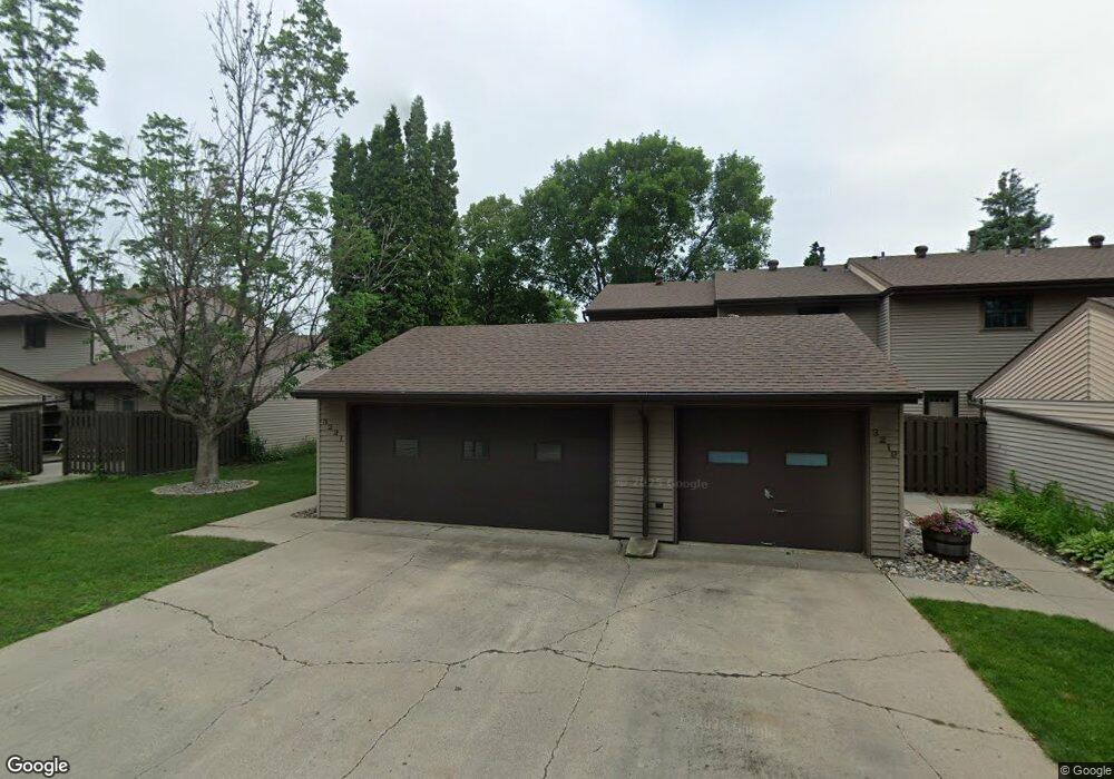3221 Cherry Ln N, Fargo, ND 58102 - photo 1