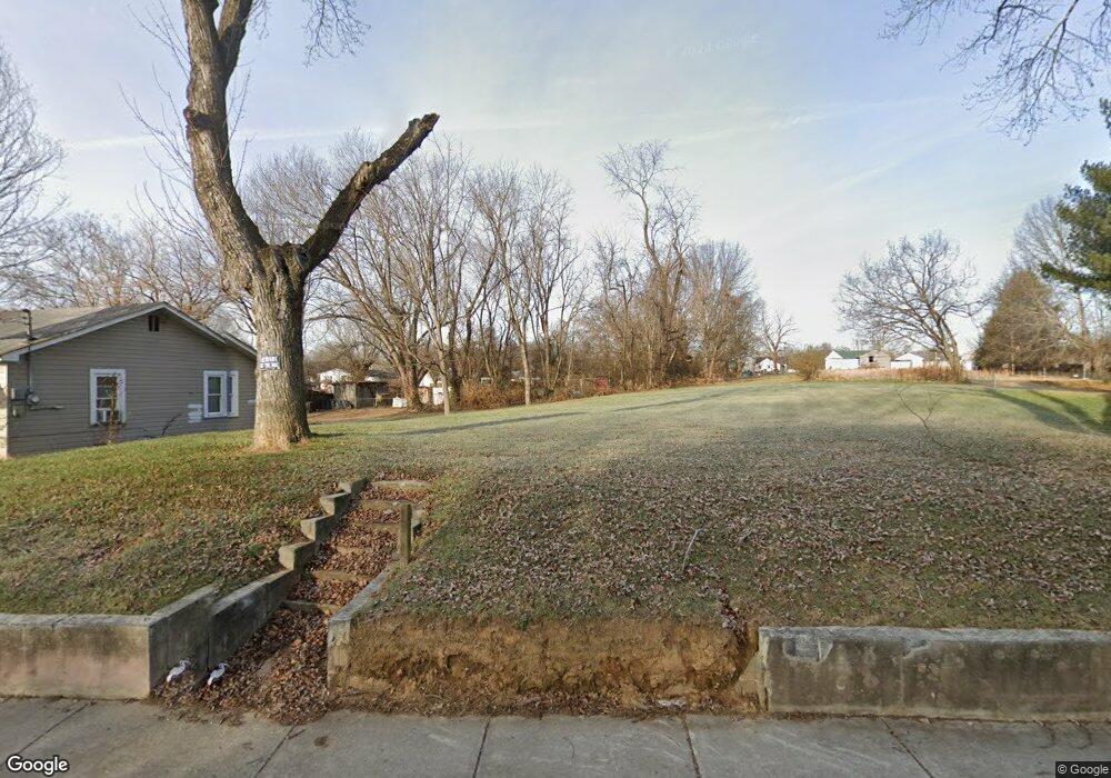 2109 E Fairview Ave, Johnson City, TN 37601 - photo 1