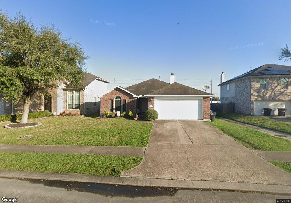 709 Columbia St, Alvin, TX 77511 - photo 1