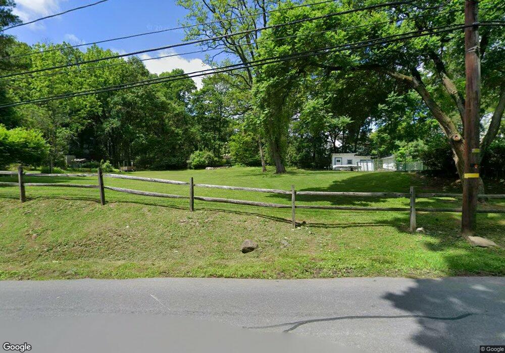 566 Franklin St, Alburtis, PA 18011 - photo 1