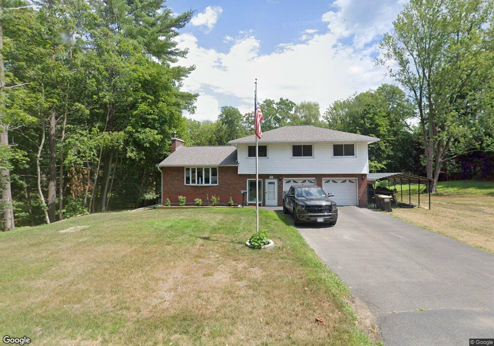 20 St Stephens Ln E, Schenectady, NY 12302 - photo 1