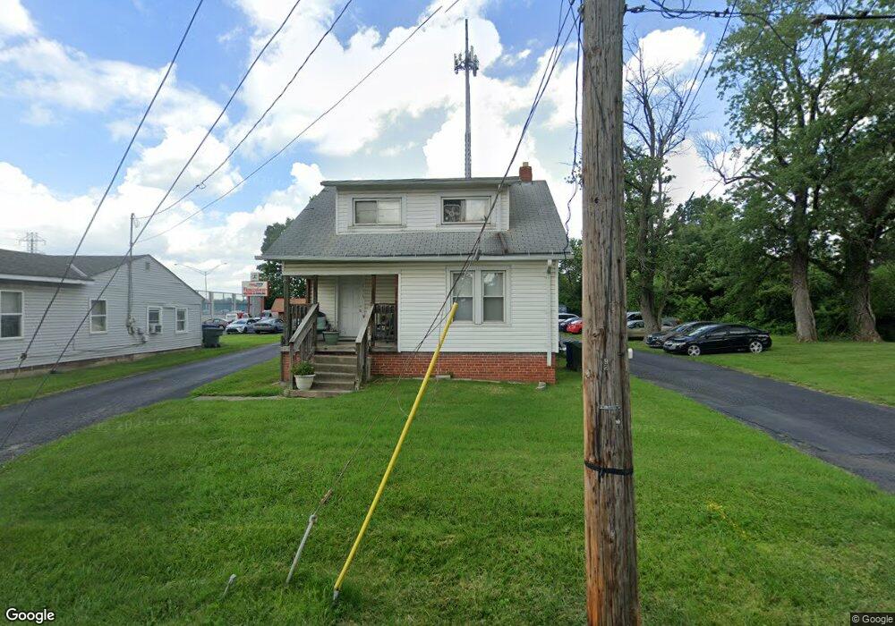 692 Moon Rd, Columbus, OH 43224 - photo 1