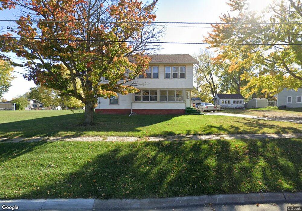 1101 N 9th Ave E, Newton, IA 50208 - photo 1