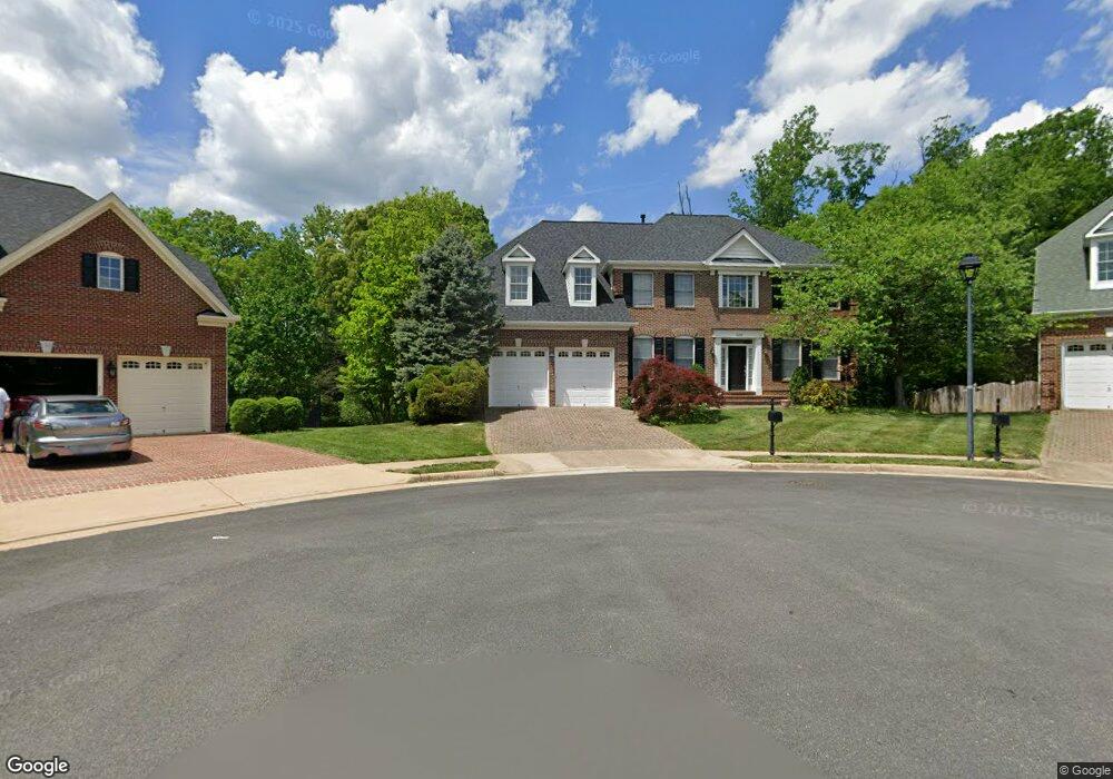 8308 Elm Grove Ct, Vienna, VA 22182 - photo 1