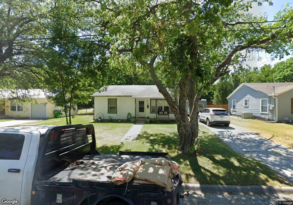 919 S Howeth St, Gainesville, TX 76240 - photo 1