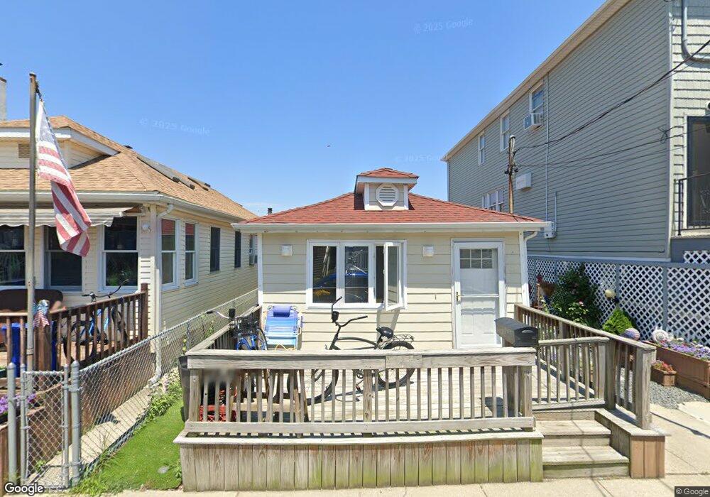 21 W 10th Rd, Broad Channel, NY 11693 - photo 1