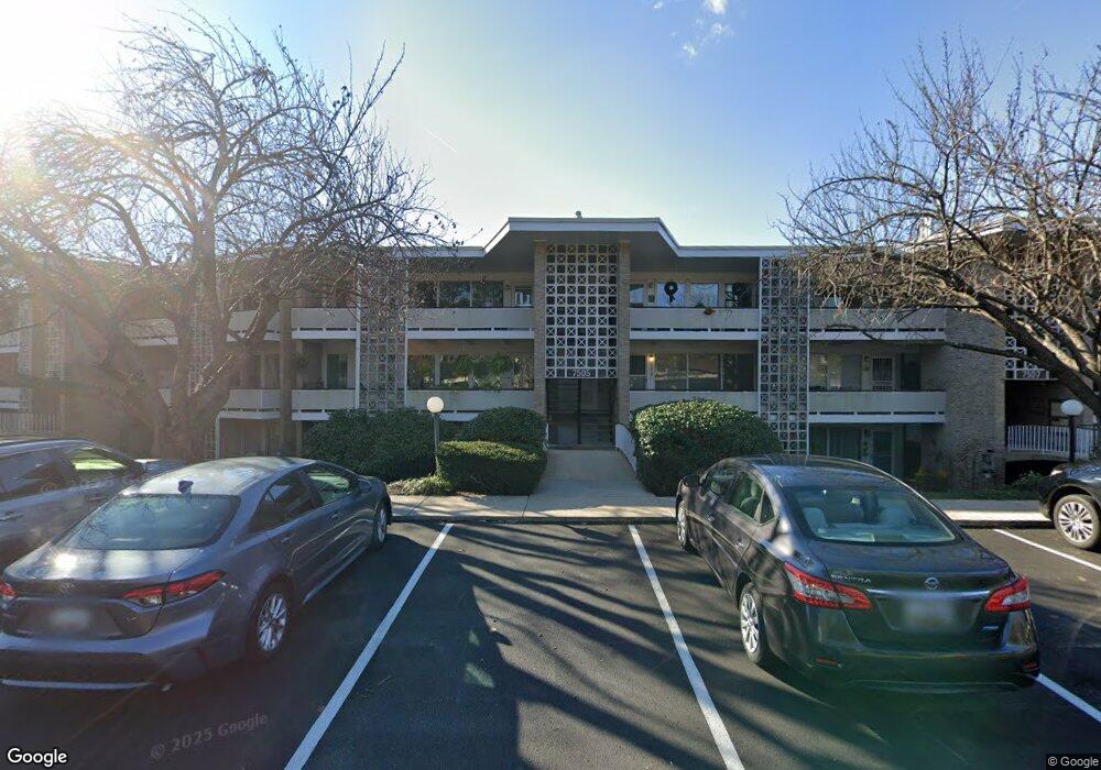 7505 Spring Lake Dr unit C, Bethesda, MD 20817 - photo 1