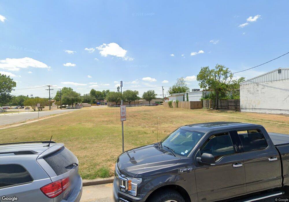 301 W Main St, Gainesville, TX 76240 - photo 1