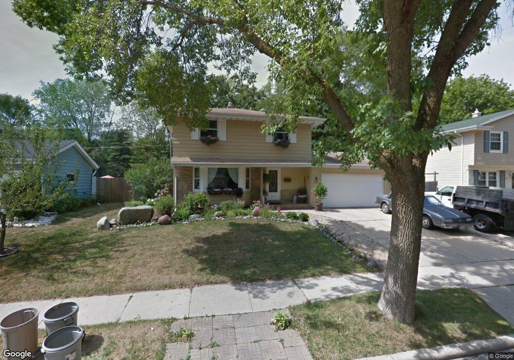 2142 Empire Dr, Waukesha, WI 53186 - photo 1