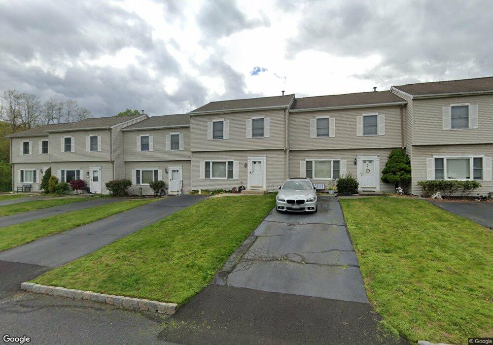 6 Komonchak Cir, West Haverstraw, NY 10993 - photo 1